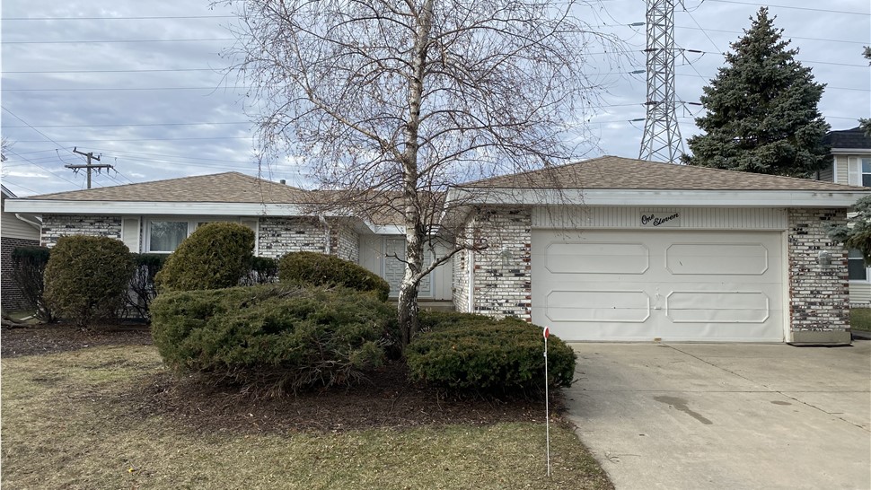 Shorewood, Aurora, Oswego, asphalt shingle, professional installers, storm damage, roofing claim specialists, roofing contractor, hail damage, commercial roofing, durable, affordable.