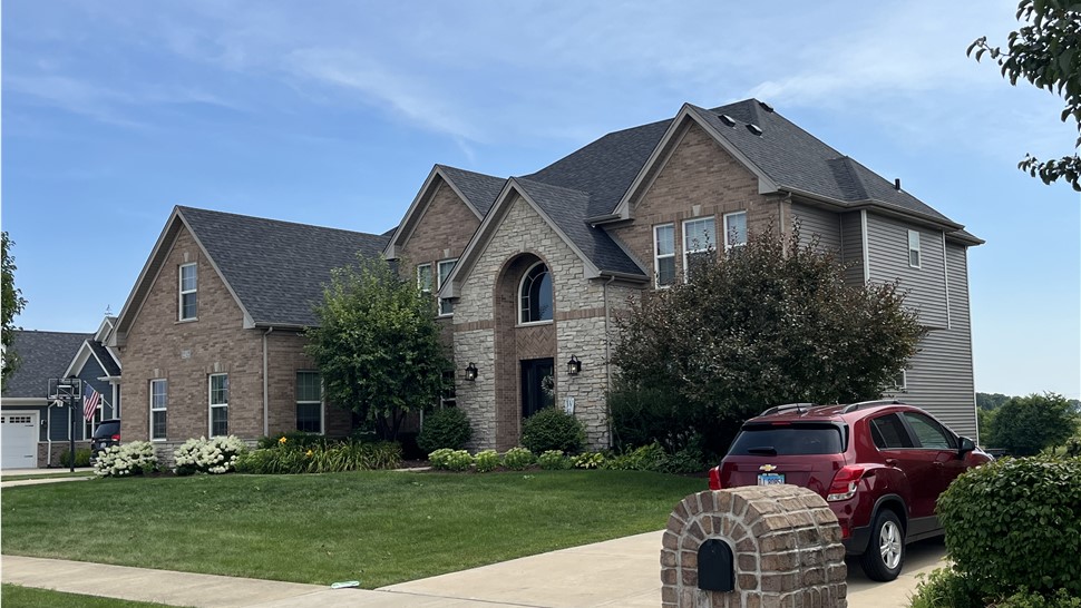 Vinyl Siding Variform "Smokey Grey" Plainfield Illinois