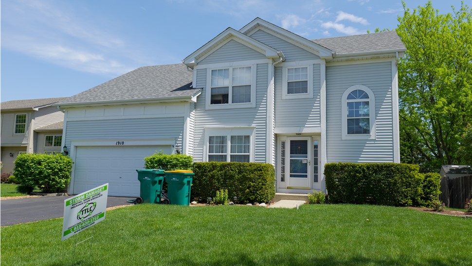 Exquisite Owens Corner Estate Gray Shingles adorning a meticulously crafted roof by TTLC Inc