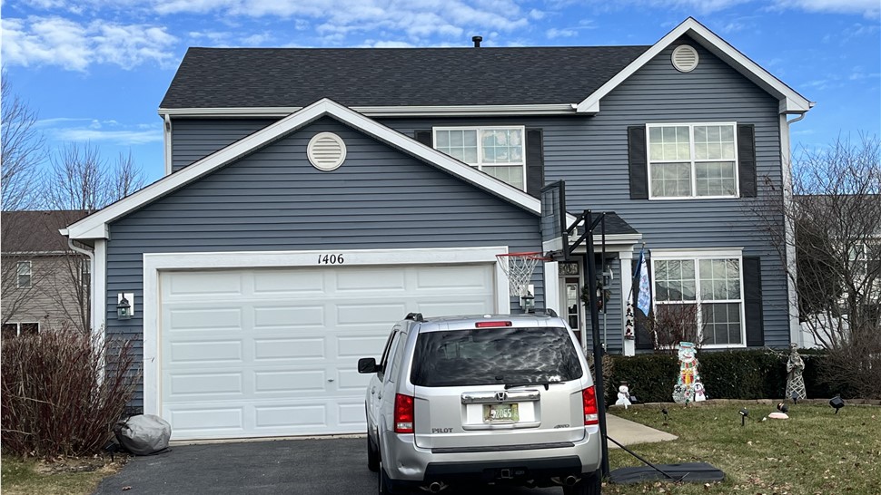Fast, same-day, roof damage, asphalt shingles, professional, courteous, polite, good reviews, decking, clean, kind, affordable, reliable.
