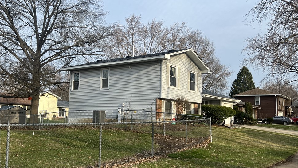 Roofing Project in Bolingbrook, Illinois by TTLC, Inc