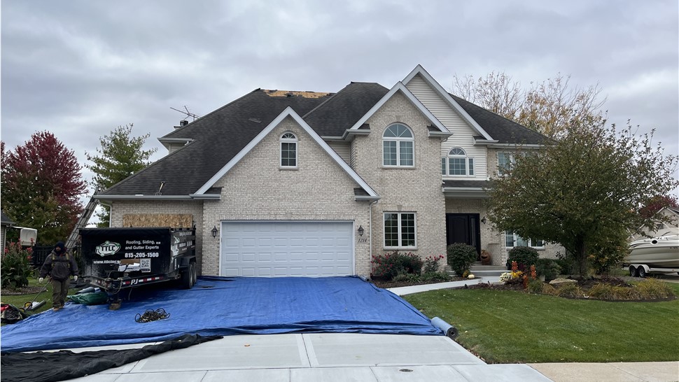 Warrenville, Downers Grove, Oak Brook, Brookfield, Joliet, Plainfield, siding repair, roofing repair, gutter installers, fascia installers, decking repairs, courteous, punctual, bi-lingual.