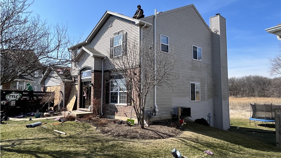 St. Charles, Aurora, Sandwich, Joliet, Plainfield, roofing repairs, roofing inspections, roof storm damage repair, roof hail damage, replacement siding, bi-lingual installers, siding contractors.