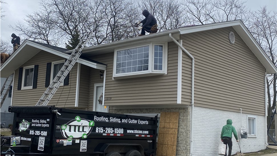 Siding inspections, hail damage, wind damage, expert, industry leader, referrals, high quality, very neat, honest, efficient, great communication.