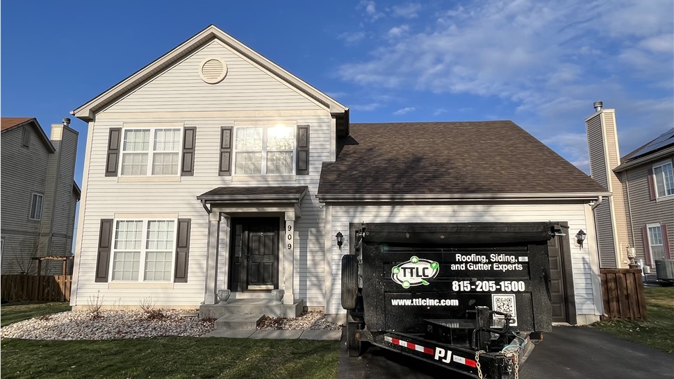 Gutters installations, seamless gutter systems, soffits, gutter aprons, roofing, residential roofing installation, roofing contractors, roof wind damage, roof inspection.