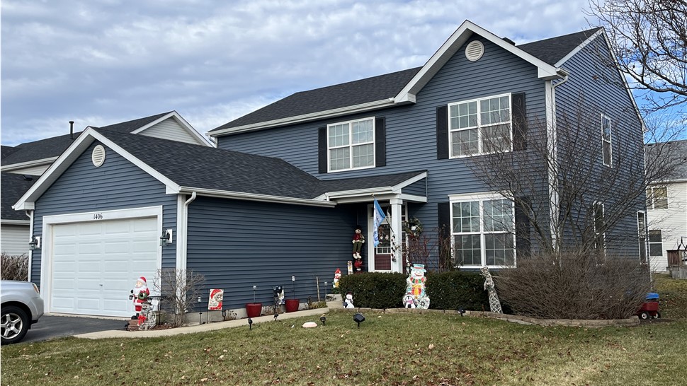 Roofing, duplex, seamless, good work, satisfied customers, insurance claim, weekends, hail damage, wind damage, shingles, professional.