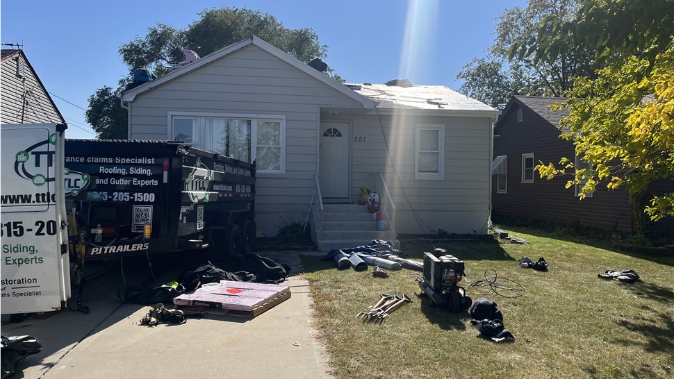 Crest Hill, Joliet, efficient, affordable, durable, quality work, quality products, reputable, respected, industry leader, high approval, professional, kind and courteous, roofing contractor.