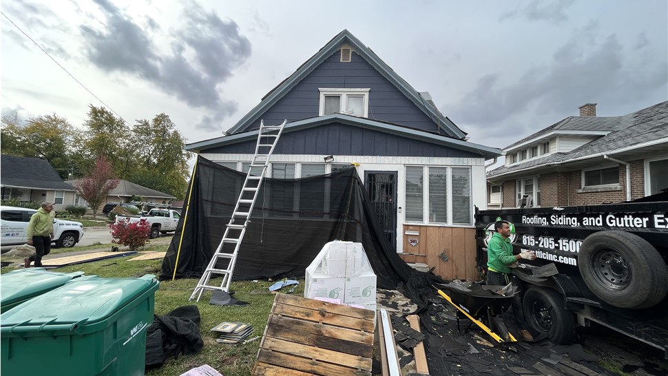 Woodale, Bloomingdale, Grayslake, Joliet, Plainfield, satisfied customer, seamless gutters, siding hail damage, siding repair, roofing repair, seamless gutter systems, affordable, wind damage.