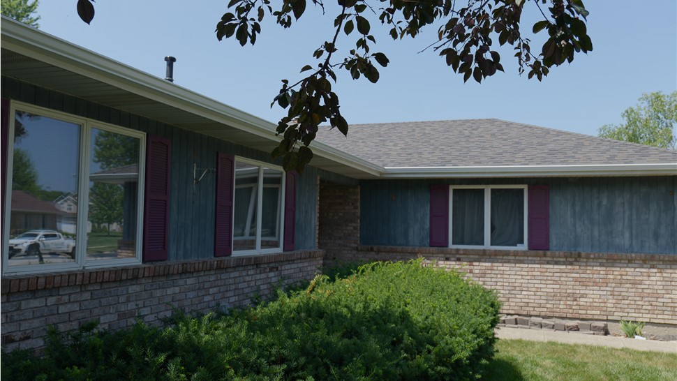North Aurora Roof Installation; Owens Corning Roof Installation in "Peppercorn"