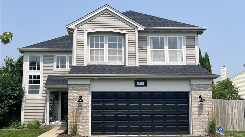 Naperville Home with Newly Installed Roof; Owens Corning Onyx Black Shingles