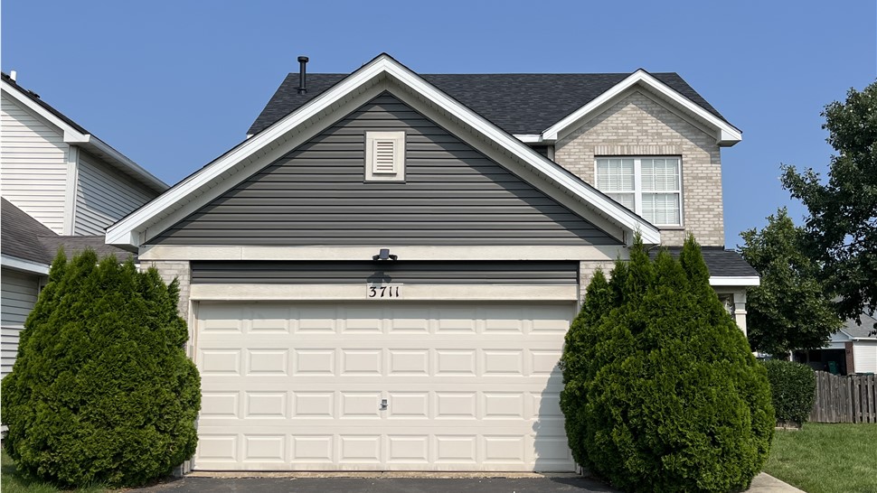 Home siding project in Plainfield Illinois; Variform siding project in Plainfield, Illinois; Variform siding installation in Twilight Shadow in Plainfield, Illinois