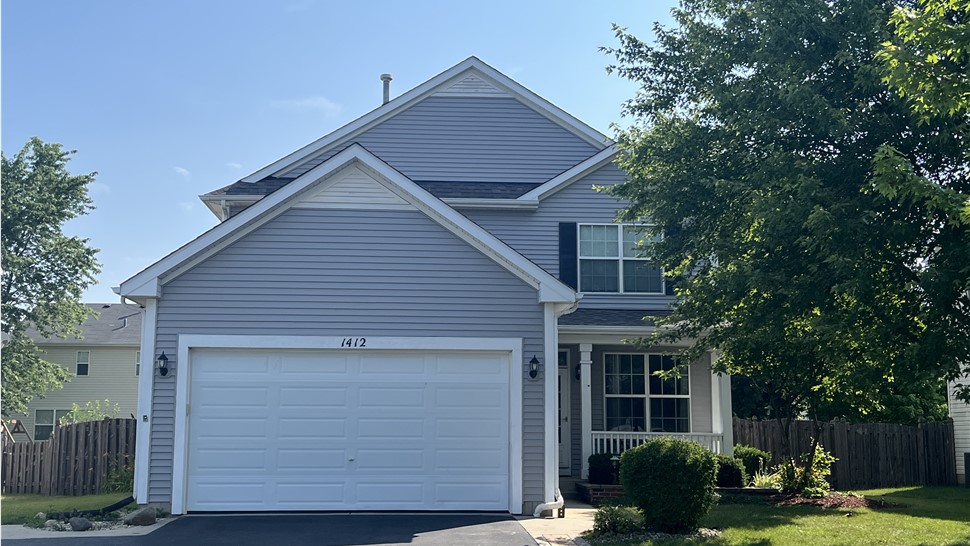 Joliet Siding Installation; Variform Vinyl Siding Installation Joliet Illinois "Flint"