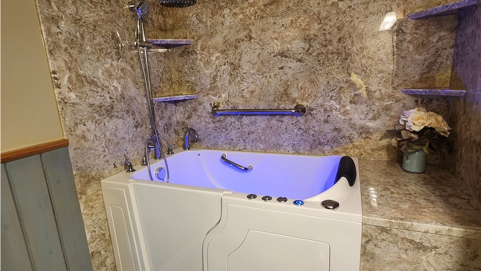 Brand New Relaxing Walk in Tub - Bates City MO