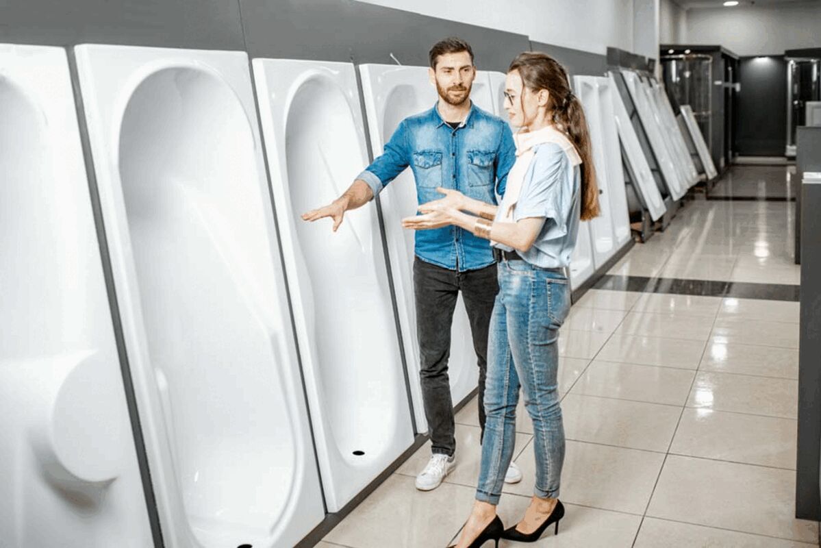 Examining the Differences Between Replacement Bathtubs and Bath Liners