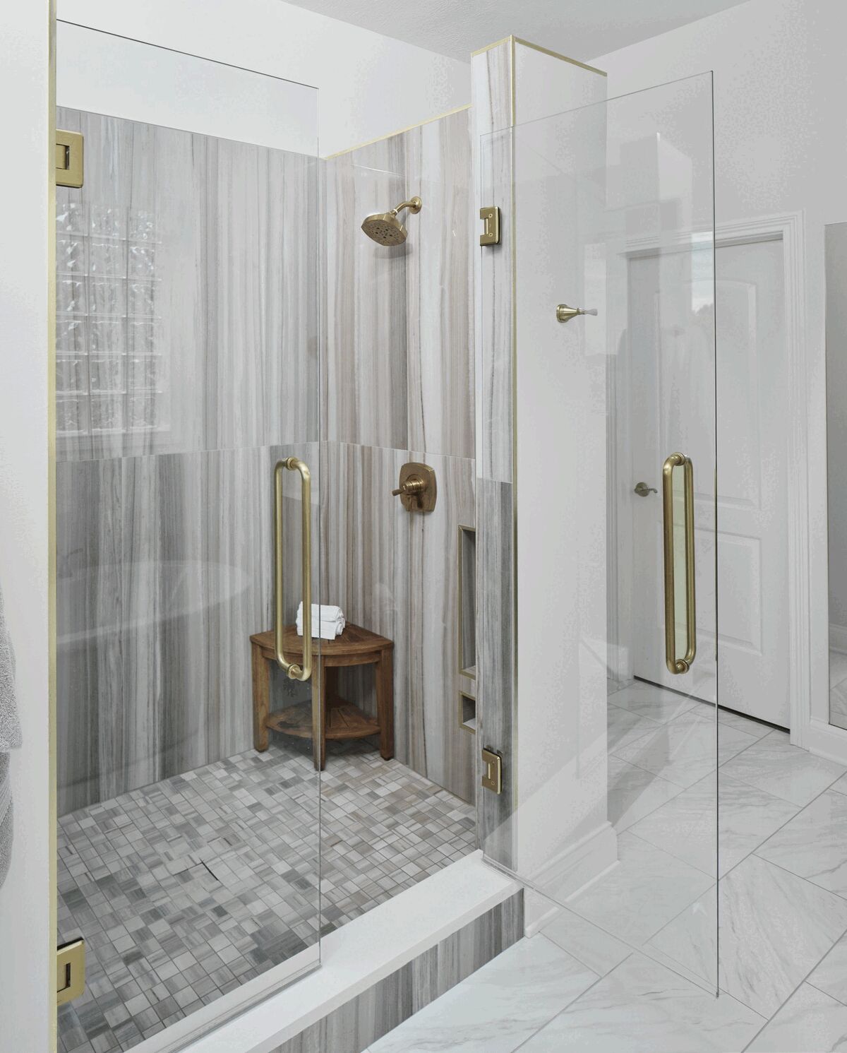Spa-Worthy Shower Enclosures: Steamy Styles for a Dream Bathroom