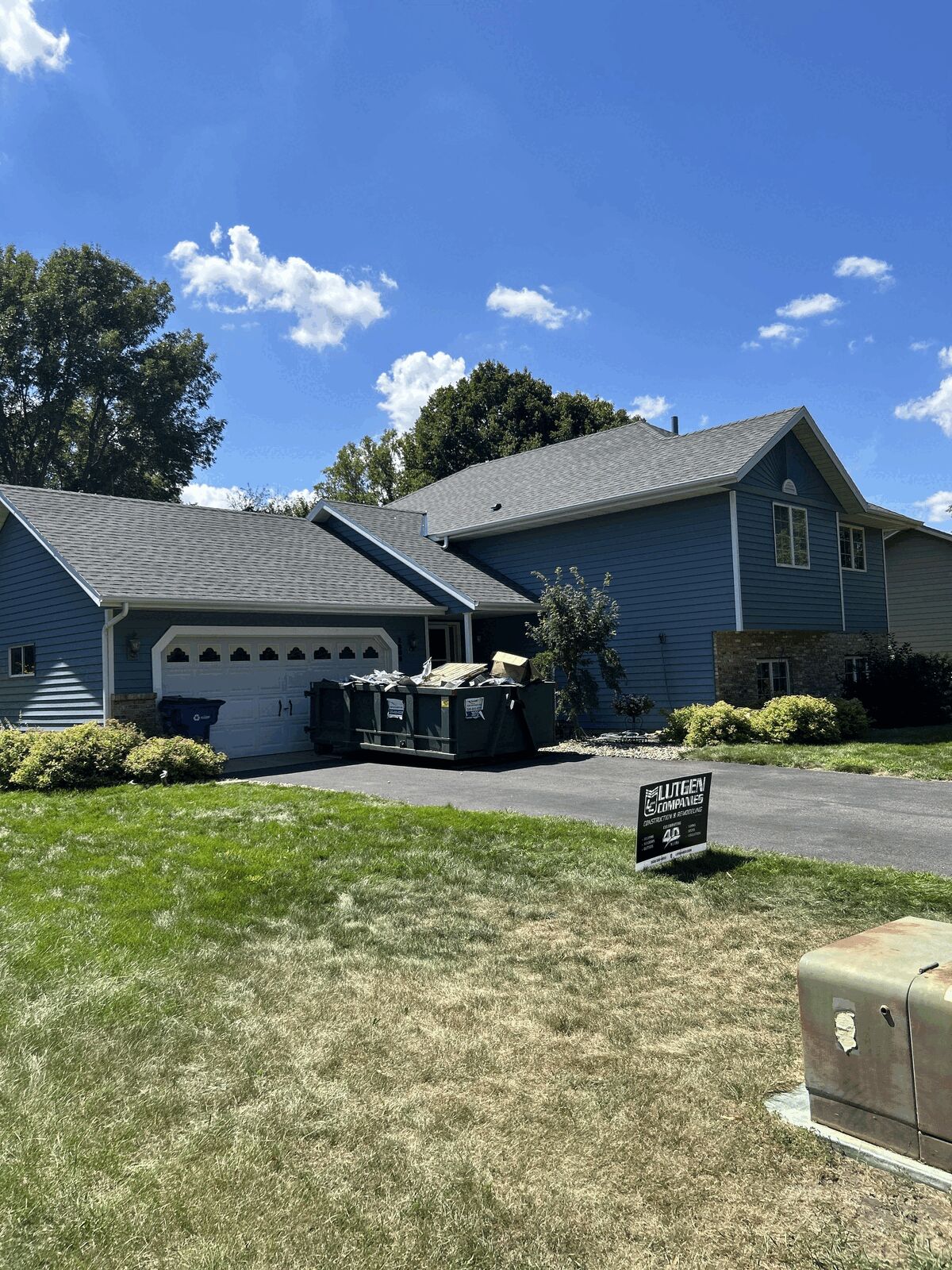A Homeowner's Guide to Pairing Timberline HDZ Shingle Colors with Siding