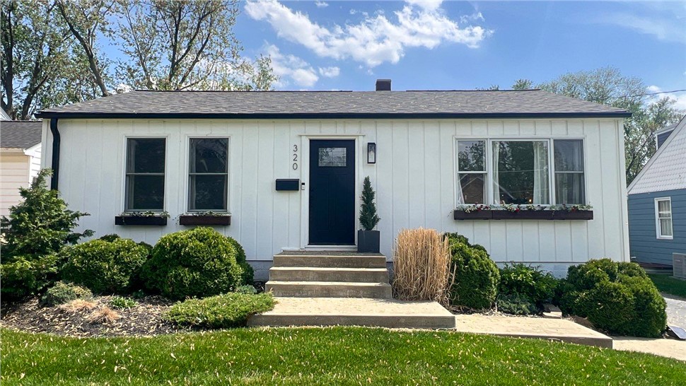 Siding Project in Lemont, IL by Stan's Roofing & Siding