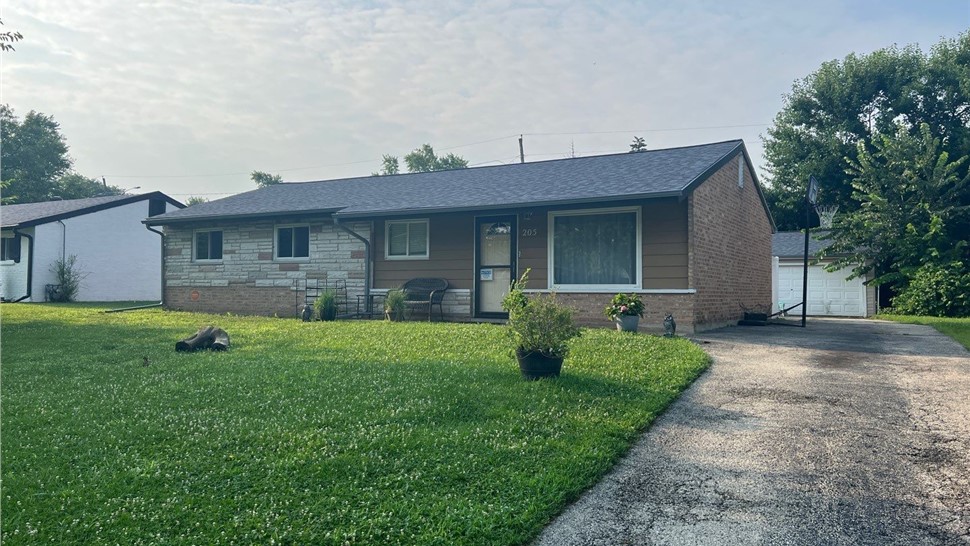 Soffit and Fascia Project in Bolingbrook, Illinois by Stan's Roofing & Siding