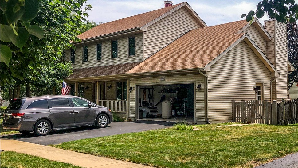 Siding Project in Bolingbrook, IL by Stan's Roofing & Siding