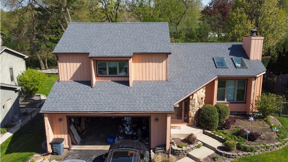 Gutters, Siding, Soffit and Fascia Project in Woodridge, IL by Stan's Roofing & Siding
