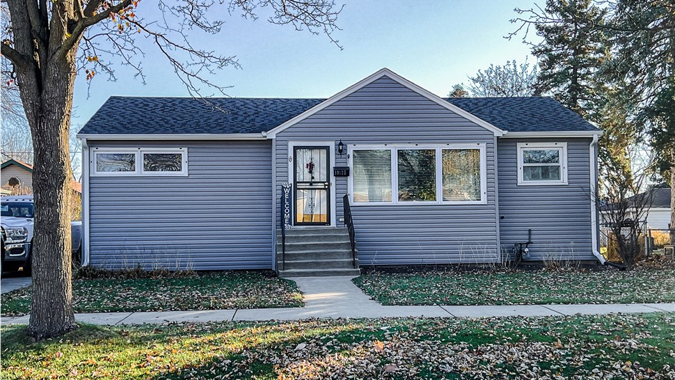 Siding Project in Oak Lawn, IL by Stan's Roofing & Siding