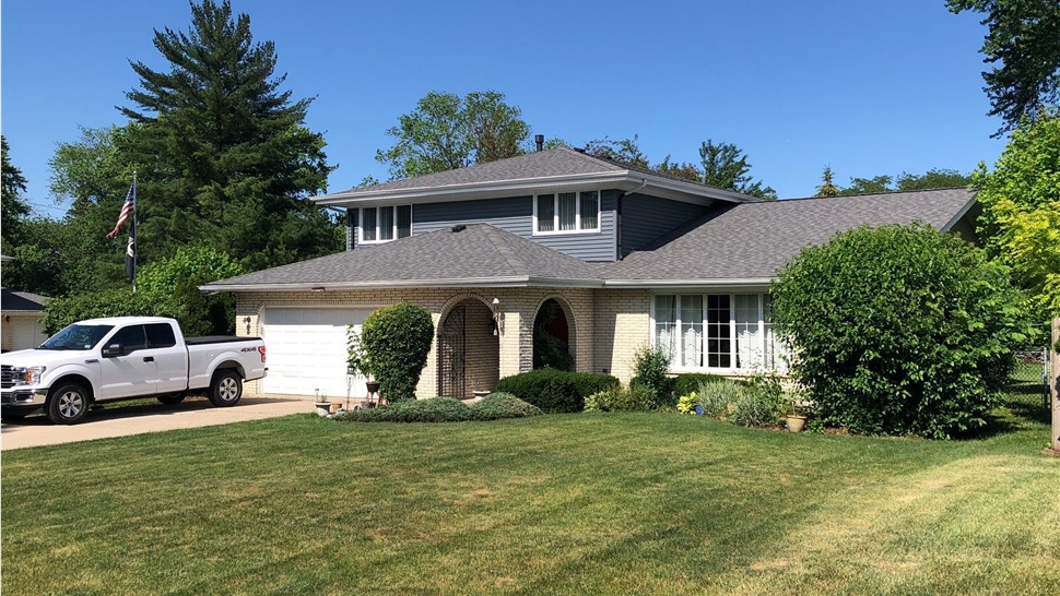 Siding Project in Palos Heights, IL by Stan's Roofing & Siding