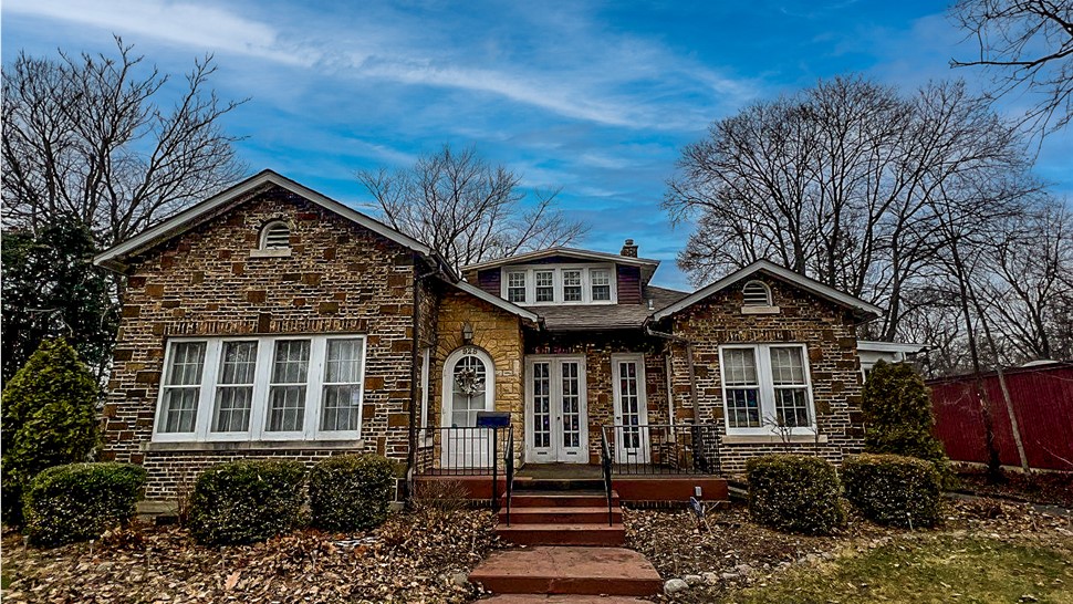 Roofing Project in Flossmoor, IL by Stan's Roofing & Siding