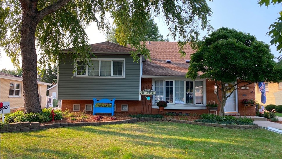 Siding Project in Oak Lawn, IL by Stan's Roofing & Siding