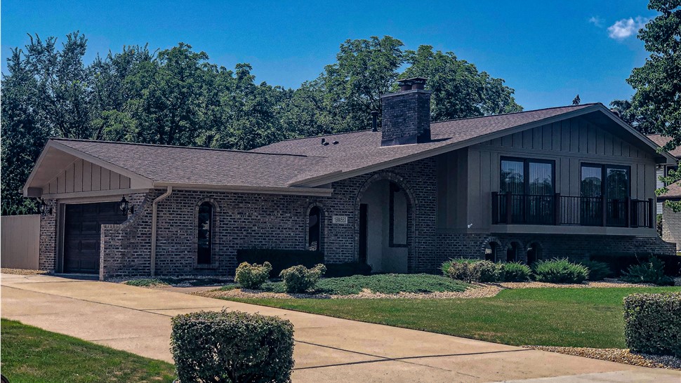 Siding Project in Lemonth, IL by Stan's Roofing & Siding