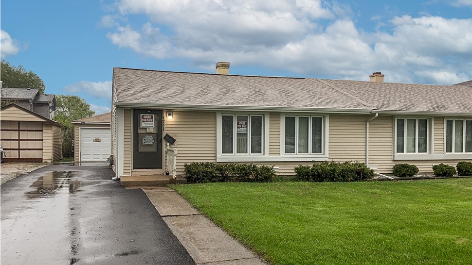 Roofing, Siding Project in Hometown, IL by Stan's Roofing & Siding
